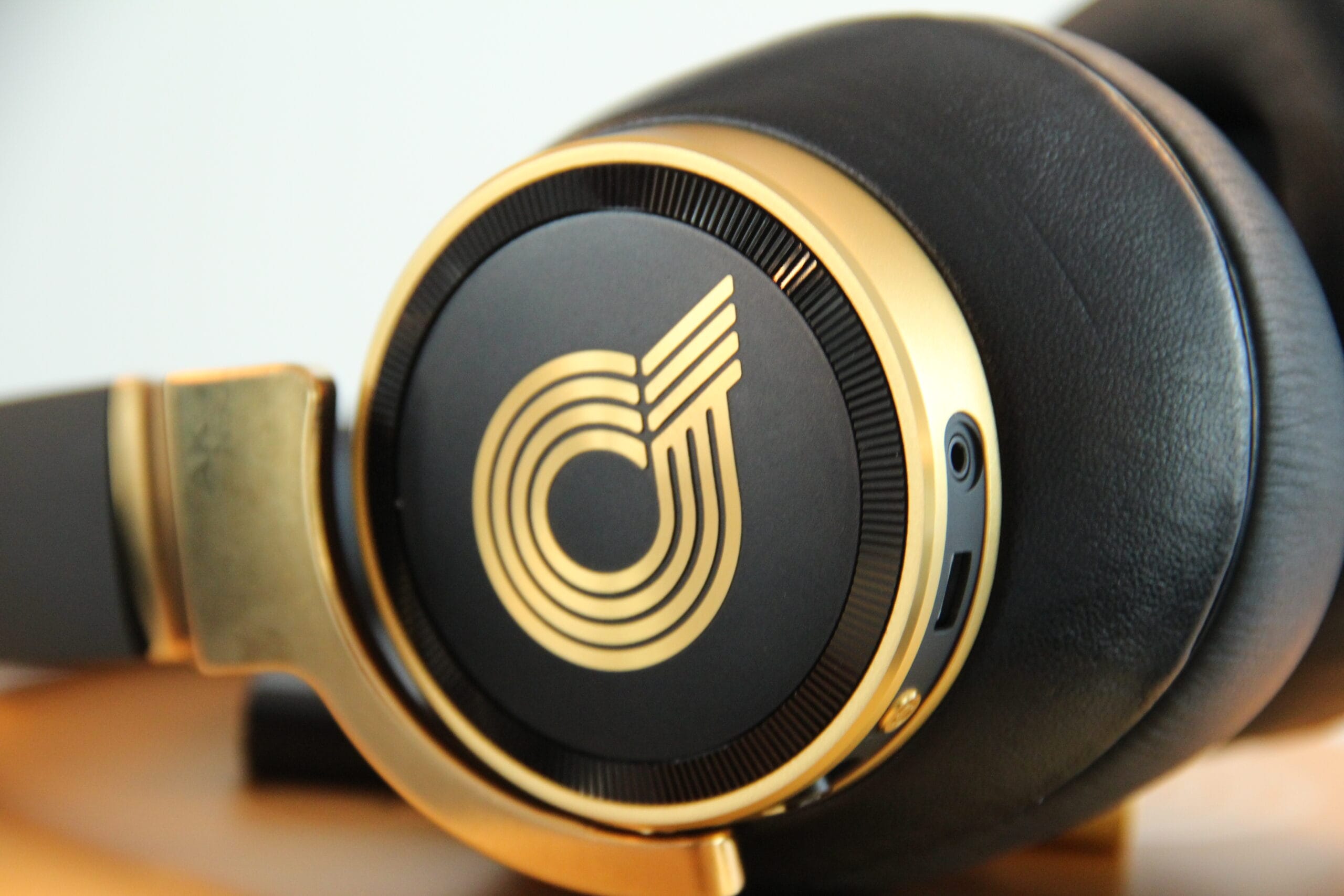 AKG N90Q Gold