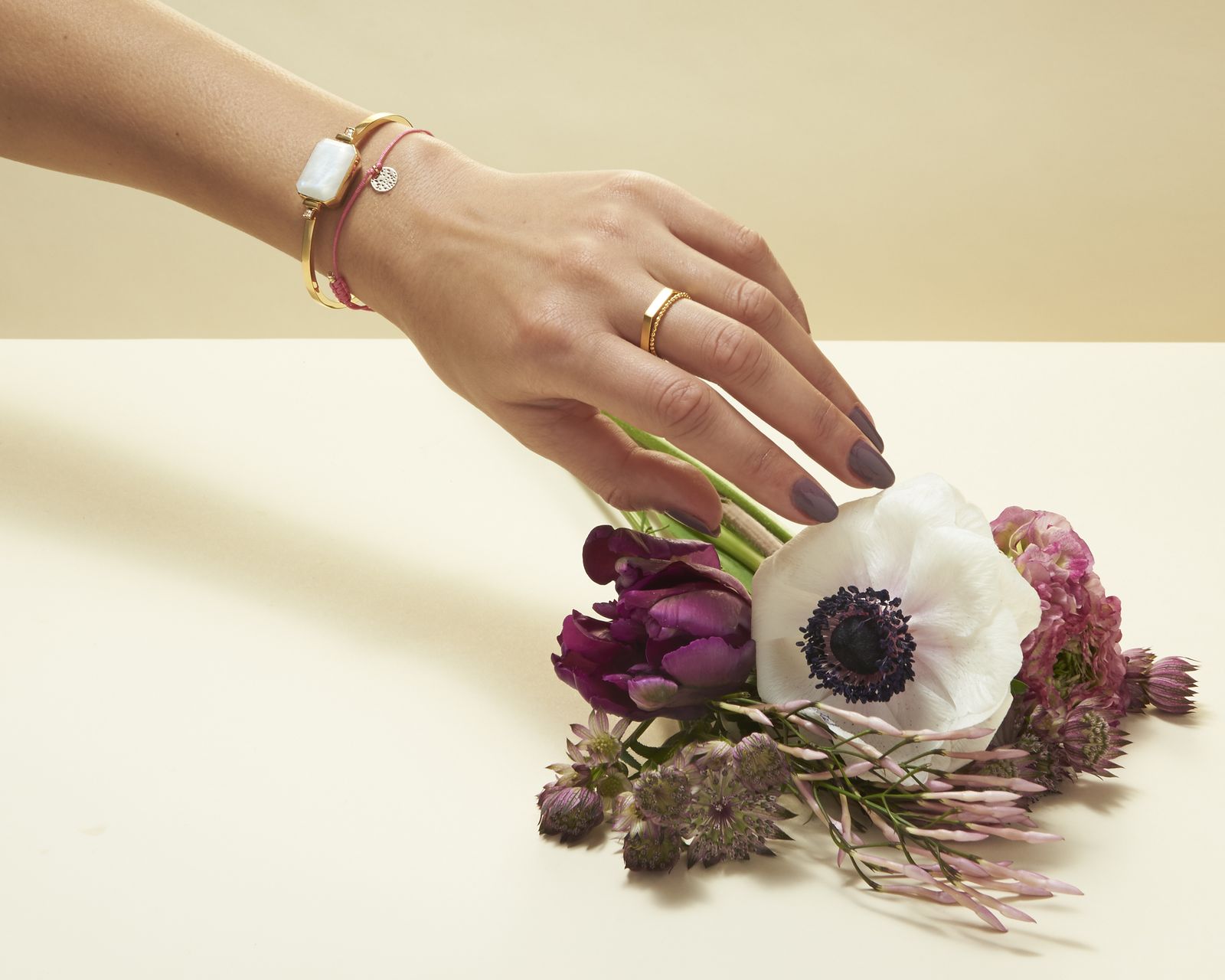 Aries-Rainbow-Moonstone-Lifestyle.0