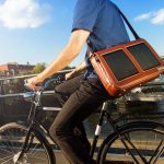 Sunnybag is een rugzak met ingebouwde zonnepanelen om je gear op te laden.