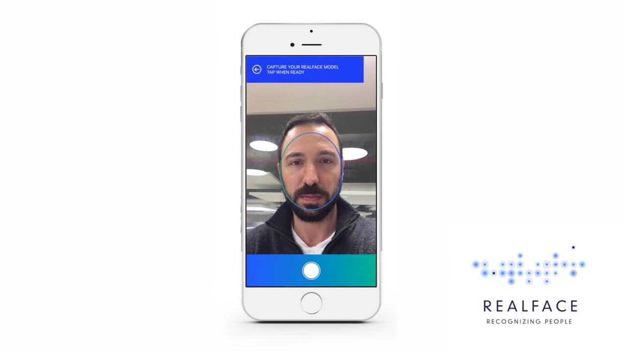 RealFace iPhone 8 Apple