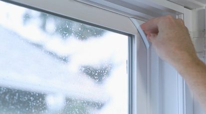 20140420100356-Tag_Being_Applied_to_Window_cropped