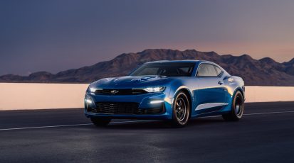 The eCOPO Camaro Concept offers an electrified vision of drag racing, with an electric motor and GM’s first 800-volt battery pack replacing the gas engine, enabling 9-second quarter-mile times.