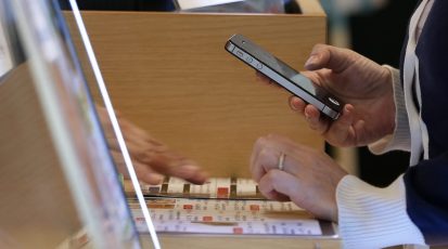 BN-BF927_apple0_GR_20140124200616