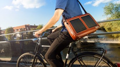 Sunnybag is een rugzak met ingebouwde zonnepanelen om je gear op te laden.