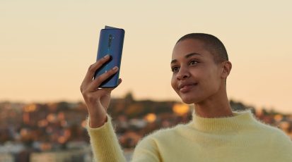 Tight_07.Selfie-BLUE_RGB