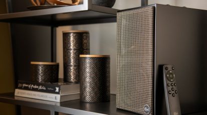Web Ready-Klipsch_TheFives_Lifestyle_52