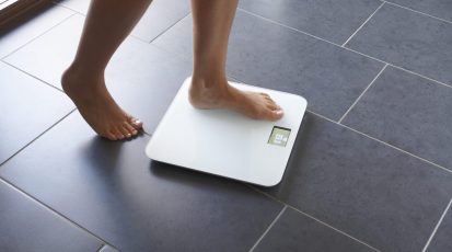 White-7-Wireless_Scale_Lifestyle_1