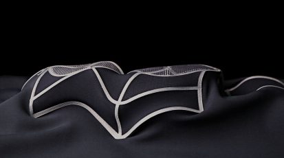 active-shoes-upper-and-sole_shoe-folding-cropped