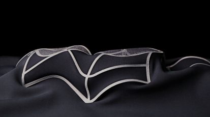 active-shoes-upper-and-sole_shoe-folding-cropped