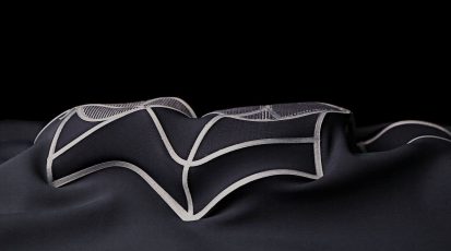 active-shoes-upper-and-sole_shoe-folding-cropped