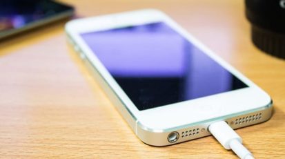 charge-iphone-5s-iphone-5-ipad-battery-faster