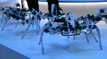 intel dansende robot spiders