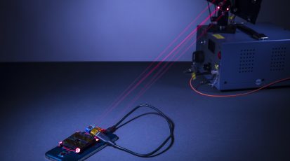 laser-phone-charger-UW-mark-stone