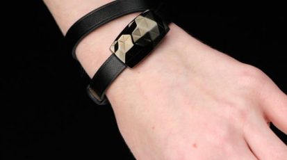 netamo-june-on-wrist-640x426-c